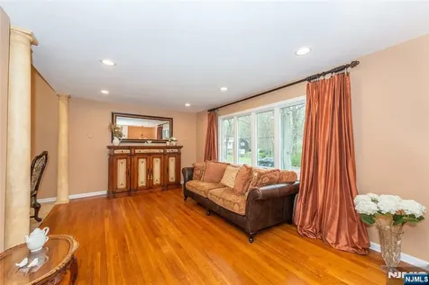 131 Horseneck Road Fairfield NJ 07004