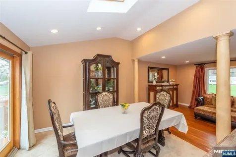 131 Horseneck Road Fairfield NJ 07004