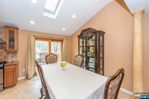 131 Horseneck Road Fairfield NJ 07004