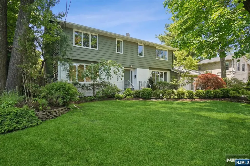 12 Egan Place Englewood Cliffs NJ 07632