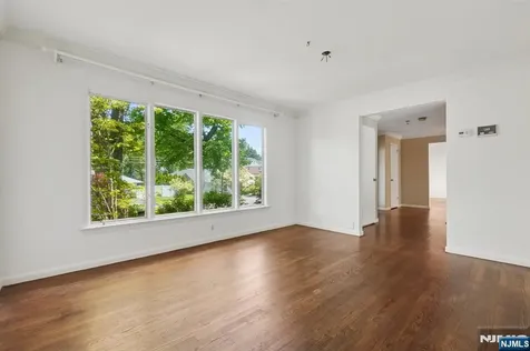 12 Egan Place Englewood Cliffs NJ 07632