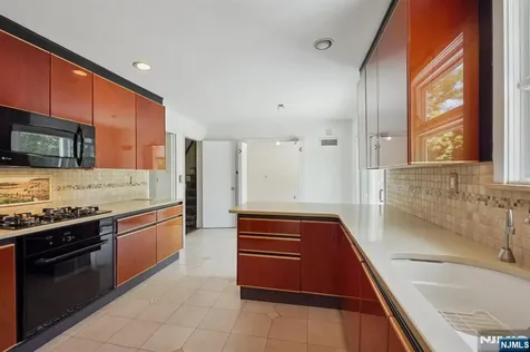 12 Egan Place Englewood Cliffs NJ 07632