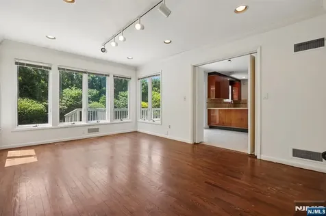 12 Egan Place Englewood Cliffs NJ 07632
