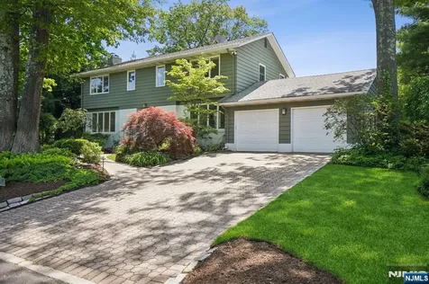12 Egan Place Englewood Cliffs NJ 07632