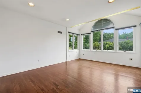 12 Egan Place Englewood Cliffs NJ 07632