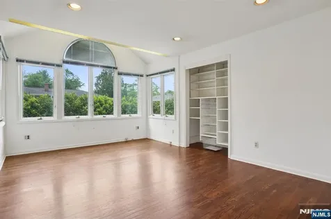 12 Egan Place Englewood Cliffs NJ 07632