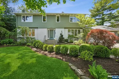12 Egan Place Englewood Cliffs NJ 07632