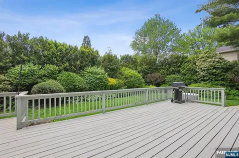 12 Egan Place Englewood Cliffs NJ 07632