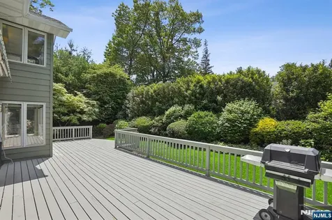 12 Egan Place Englewood Cliffs NJ 07632