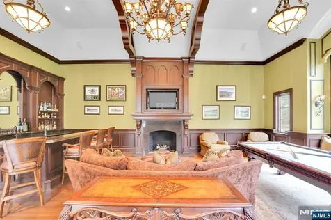 9 Pond View Montville Township NJ 07045