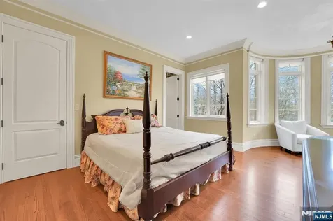 9 Pond View Montville Township NJ 07045