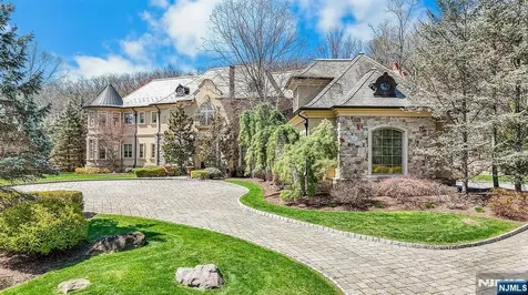 9 Pond View Montville Township NJ 07045