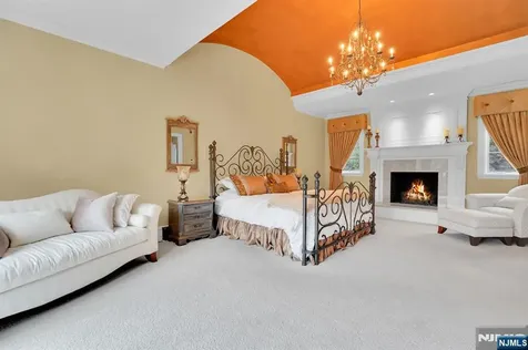 9 Pond View Montville Township NJ 07045