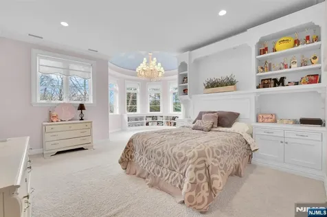 9 Pond View Montville Township NJ 07045
