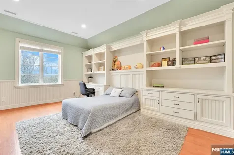 9 Pond View Montville Township NJ 07045