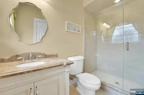9 Pond View Montville Township NJ 07045