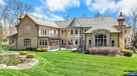 9 Pond View Montville Township NJ 07045
