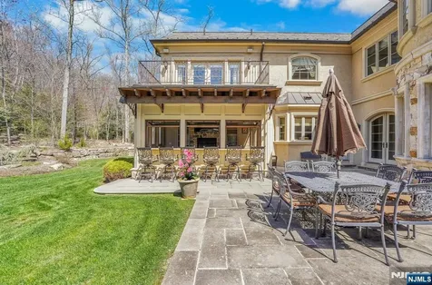 9 Pond View Montville Township NJ 07045