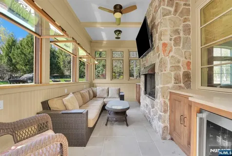 9 Pond View Montville Township NJ 07045