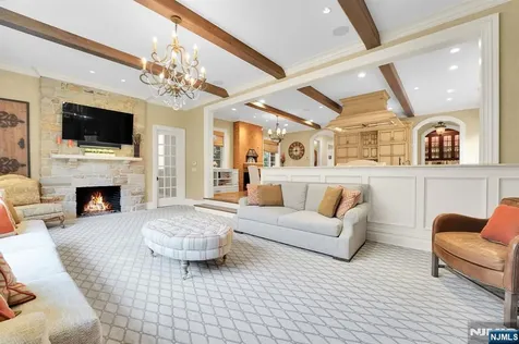 9 Pond View Montville Township NJ 07045