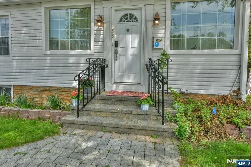 138 Madison Avenue Midland Park NJ 07432