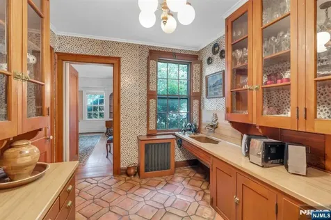 232 County Road Demarest NJ 07627