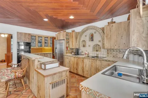 232 County Road Demarest NJ 07627