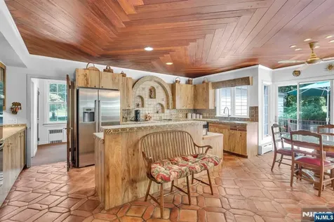 232 County Road Demarest NJ 07627
