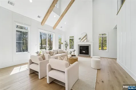 5 Albert Road Allendale NJ 07401