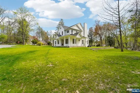 5 Albert Road Allendale NJ 07401