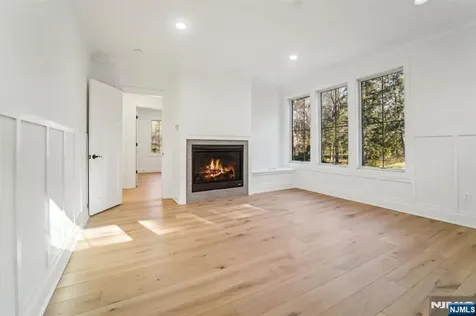 5 Albert Road Allendale NJ 07401