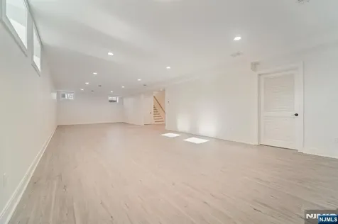 5 Albert Road Allendale NJ 07401