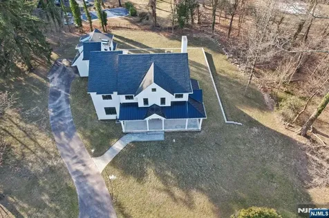 5 Albert Road Allendale NJ 07401