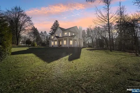 5 Albert Road Allendale NJ 07401