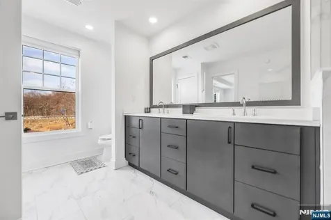 63 Cranberry Lane Montvale NJ 07645