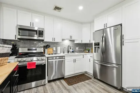 98 Druid Avenue Dumont NJ 07628