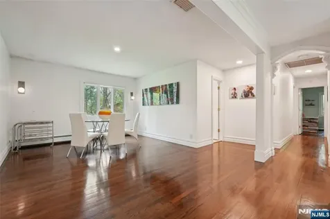23 Plymouth Drive Upper Saddle River NJ 07458