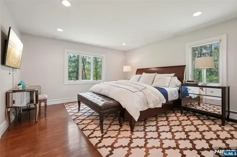 23 Plymouth Drive Upper Saddle River NJ 07458