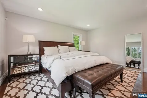23 Plymouth Drive Upper Saddle River NJ 07458
