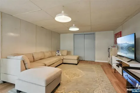 23 Plymouth Drive Upper Saddle River NJ 07458