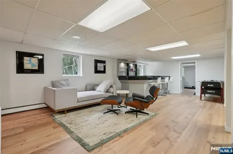 23 Plymouth Drive Upper Saddle River NJ 07458