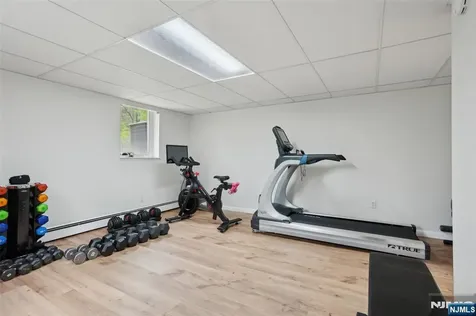23 Plymouth Drive Upper Saddle River NJ 07458