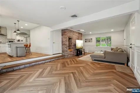 23 Plymouth Drive Upper Saddle River NJ 07458