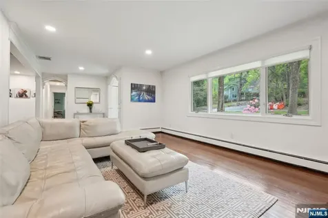 23 Plymouth Drive Upper Saddle River NJ 07458