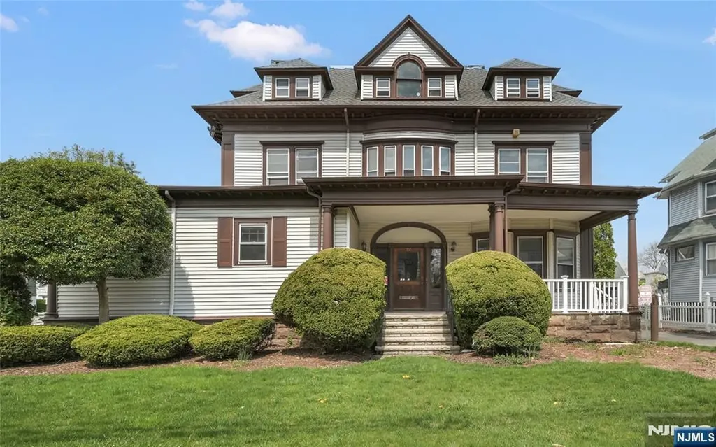 295 Montgomery Street Bloomfield NJ 07003