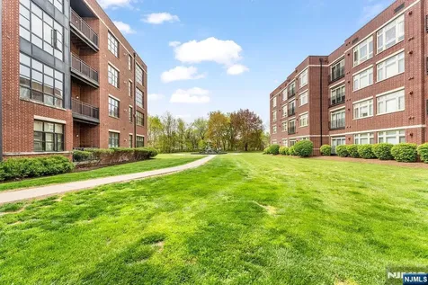 1129 Riverview Avenue Englewood NJ 07631