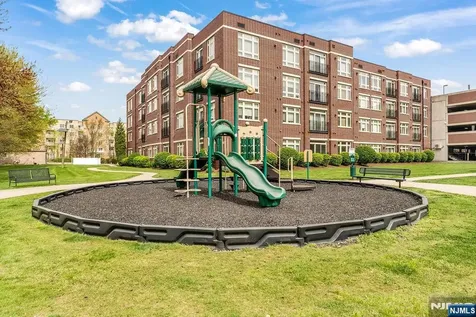 1129 Riverview Avenue Englewood NJ 07631