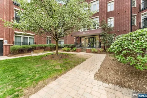 1129 Riverview Avenue Englewood NJ 07631