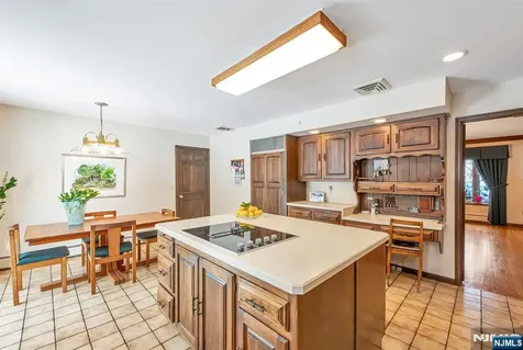 298 Freemans Lane Franklin Lakes NJ 07417