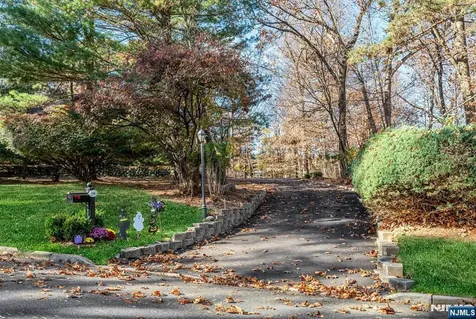 298 Freemans Lane Franklin Lakes NJ 07417